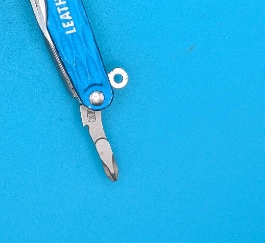 Leatherman Juice CS4 Multi Tool! Retired! COLUMBIA BLUE!