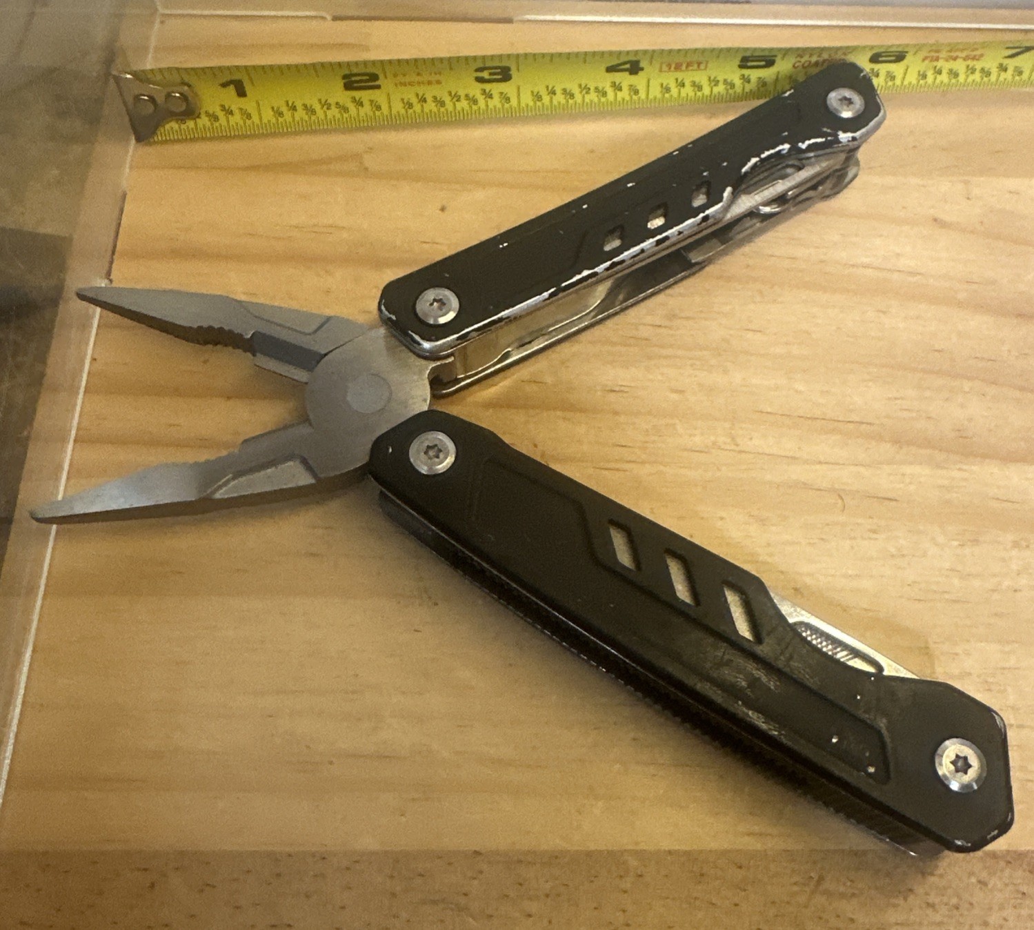 Ozark Trail 17-In-1 Multi Tool Pliers, Wire Cutter, Saw, Knife 4” Closed