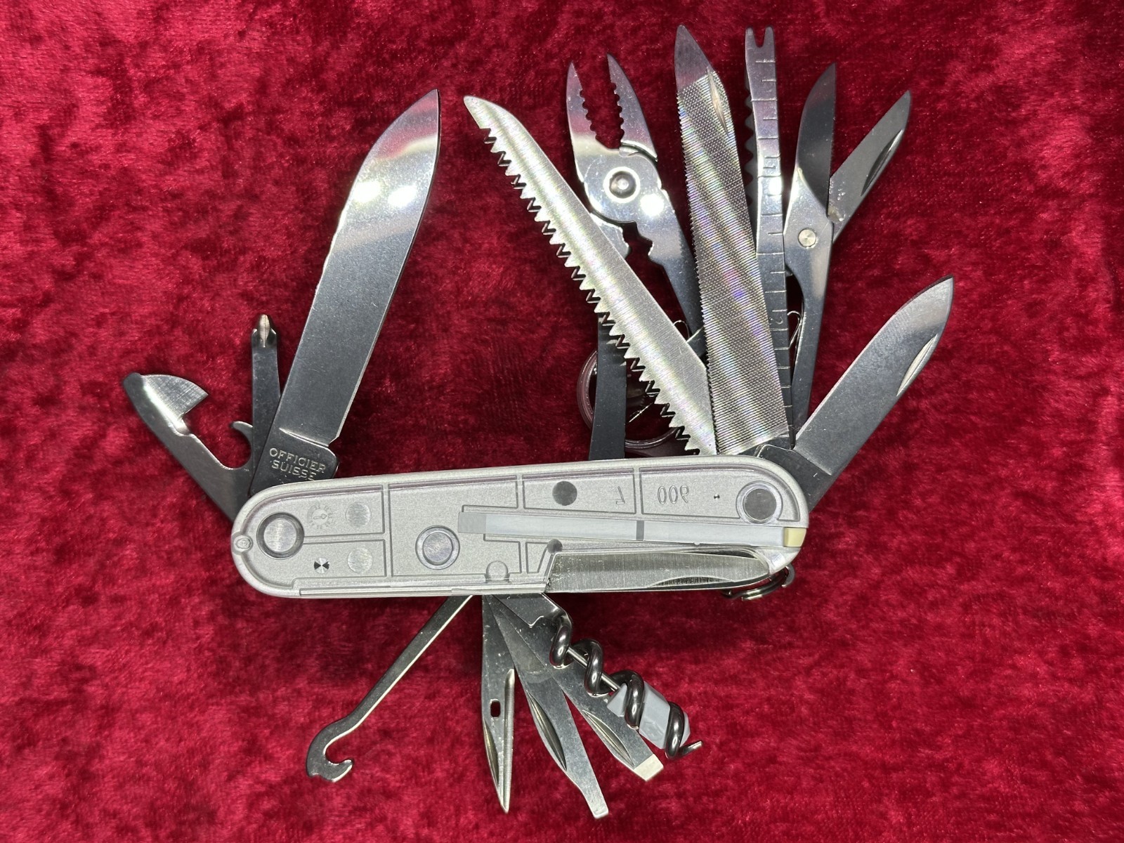 Victorinox SwissChamp SilverTech Swiss Army Knife 91mm 21 Tool 8 Layer (674)
