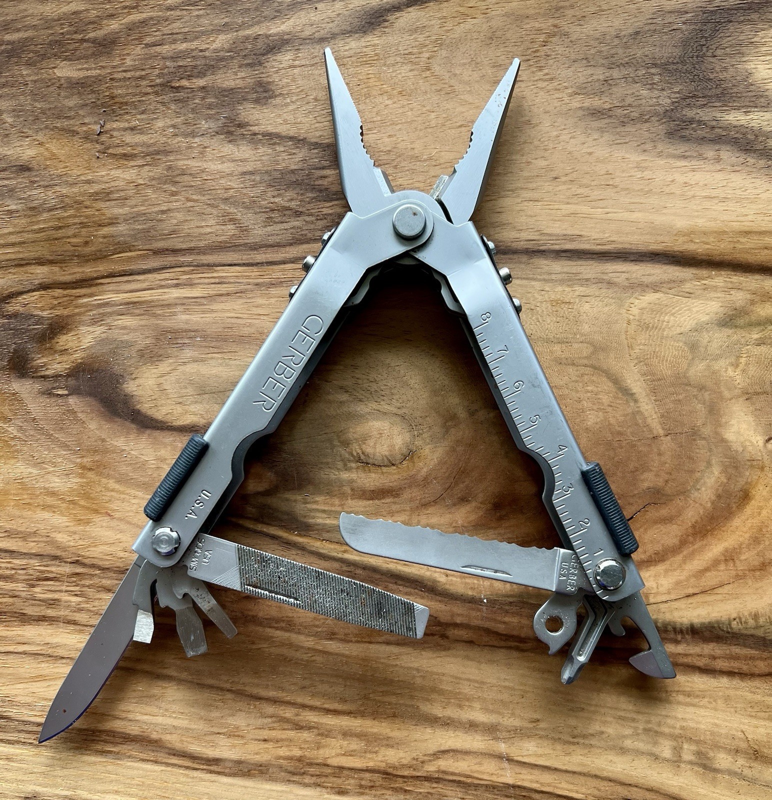 Gerber Multi-Plier Multi-Tool, MP-600, Stainless; Pre-owned. See Photos.