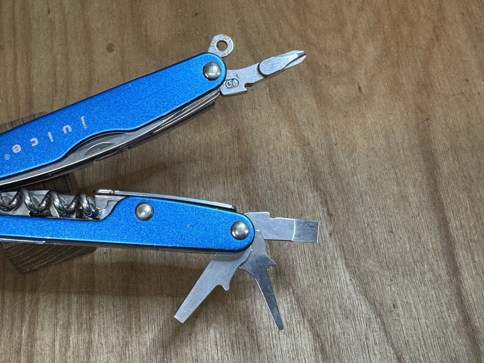 LEATHERMAN JUICE CS4 COLUMBIA BLUE W/Sheath Multi Tool Retired USA EXCELLENT!