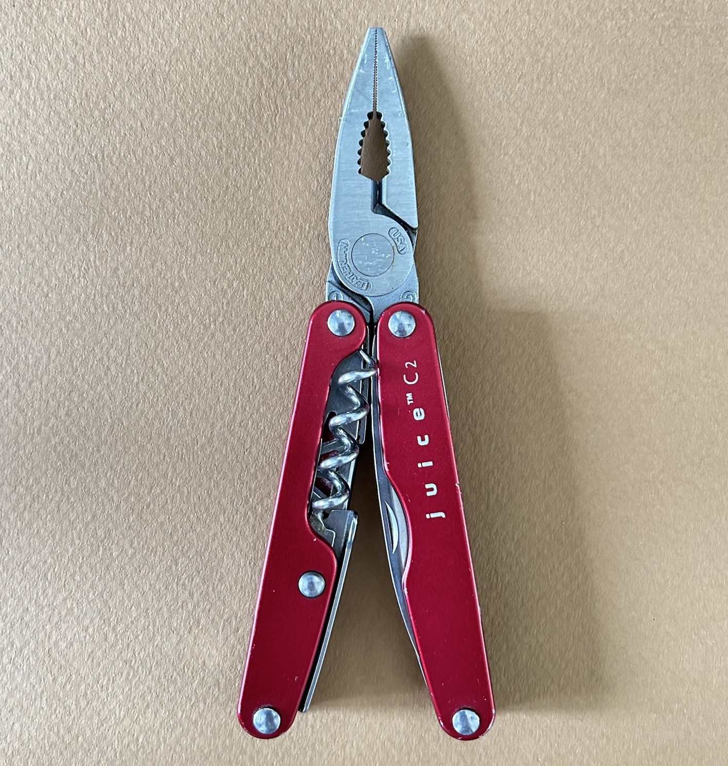 Leatherman Juice C2 Red Multi Tool Pocket Knife Corkscrew Compact EDC Retired