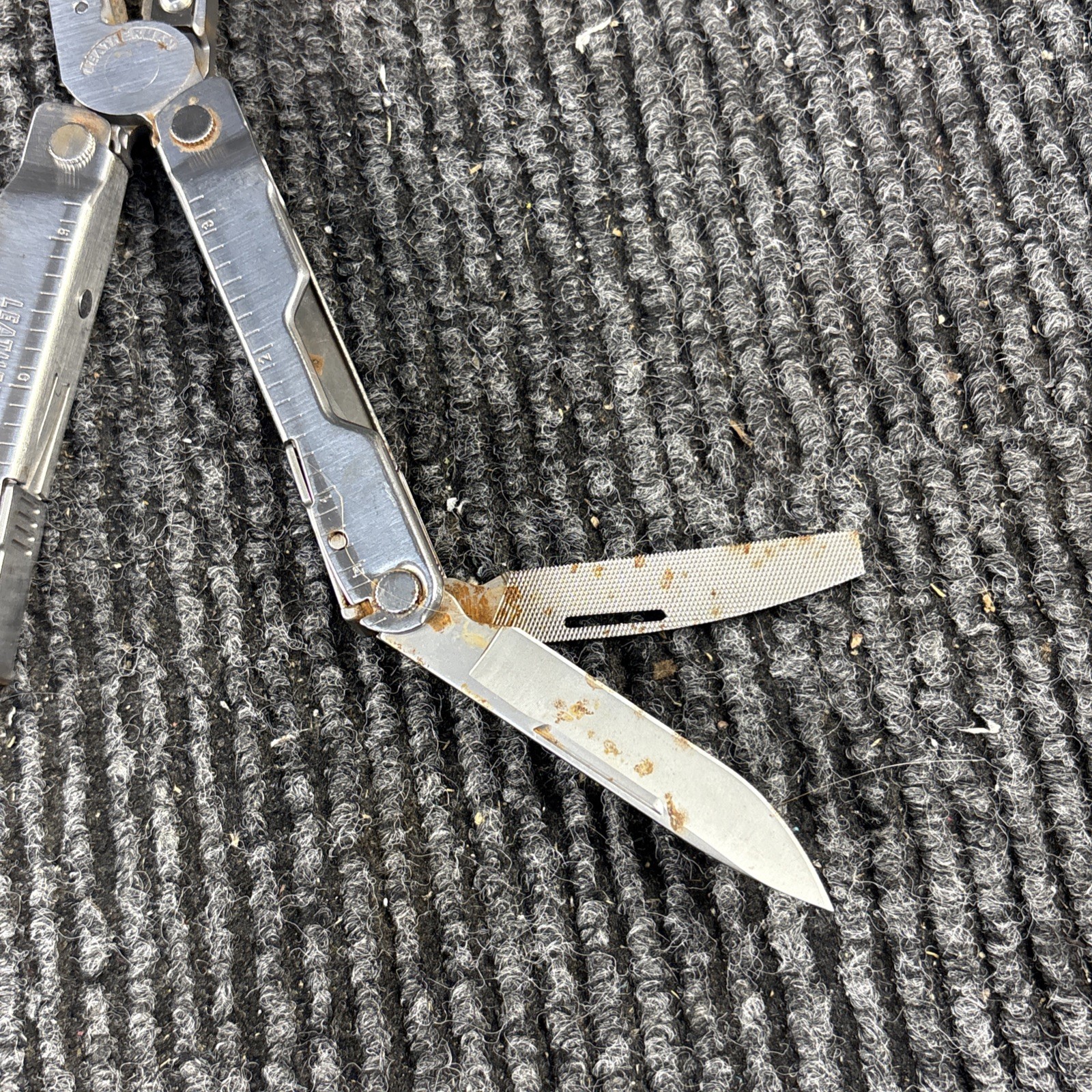 Leatherman REBAR Multi-Tool (082)