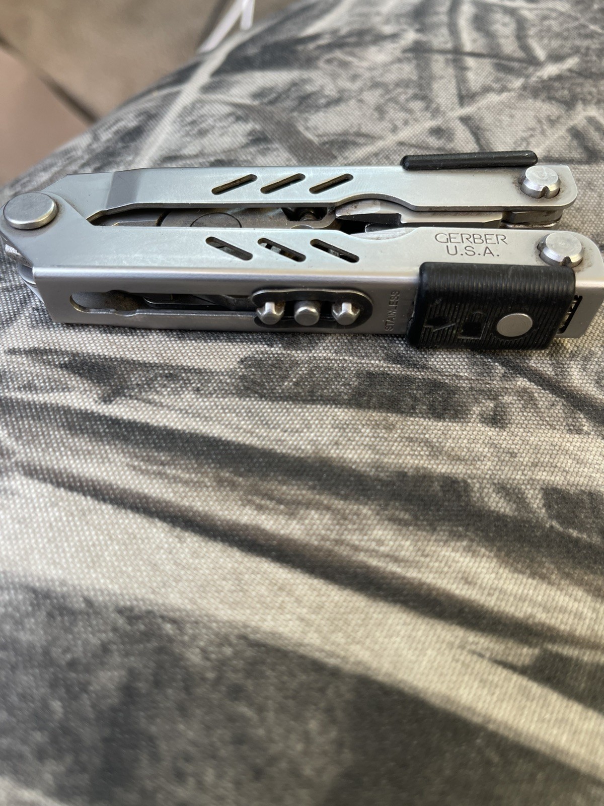 Gerber Leatherman Kick Multi-Tool With Sheath BGTTL Pocket Knife/tool