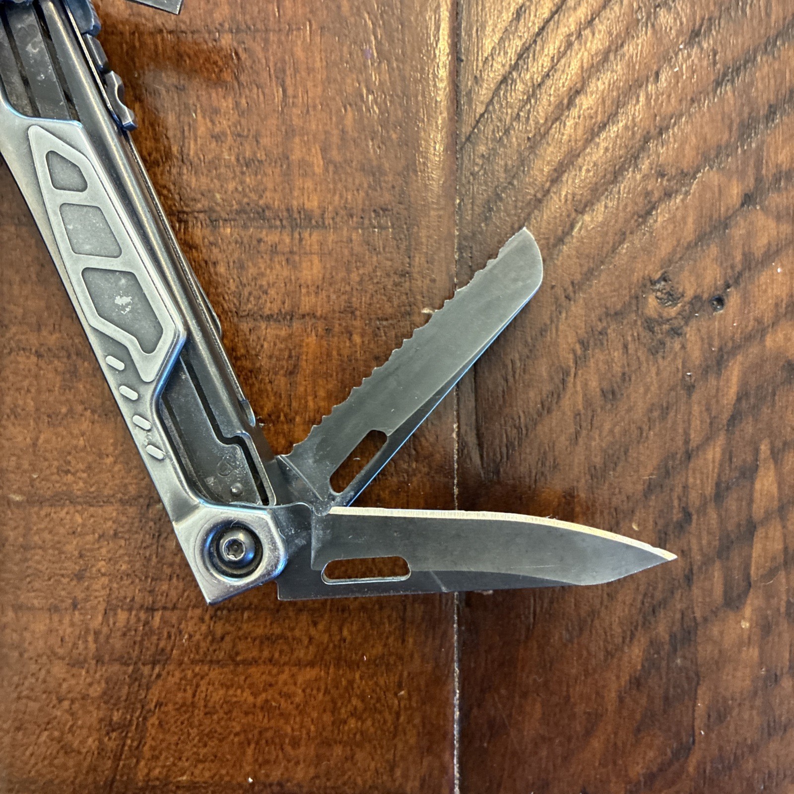 Leatherman OHT Multi-Tool Knife Discontinued 11/17 – Silver / Black – Very Good