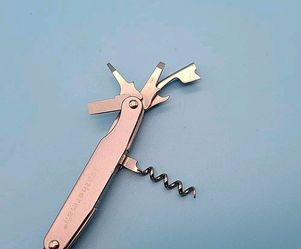 Leatherman Juice C2 Multitool – Dated 0909 – Gray – Knife, Pliers *Retired*
