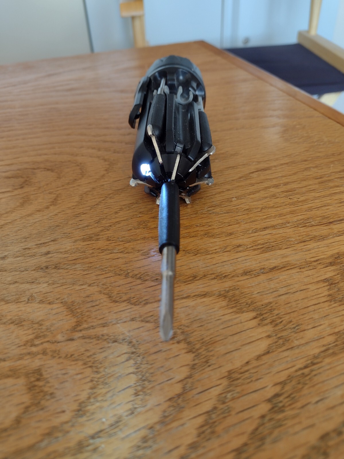 Leed’s Led Light Multitool Seven Screw Drivers Two Lights Tested