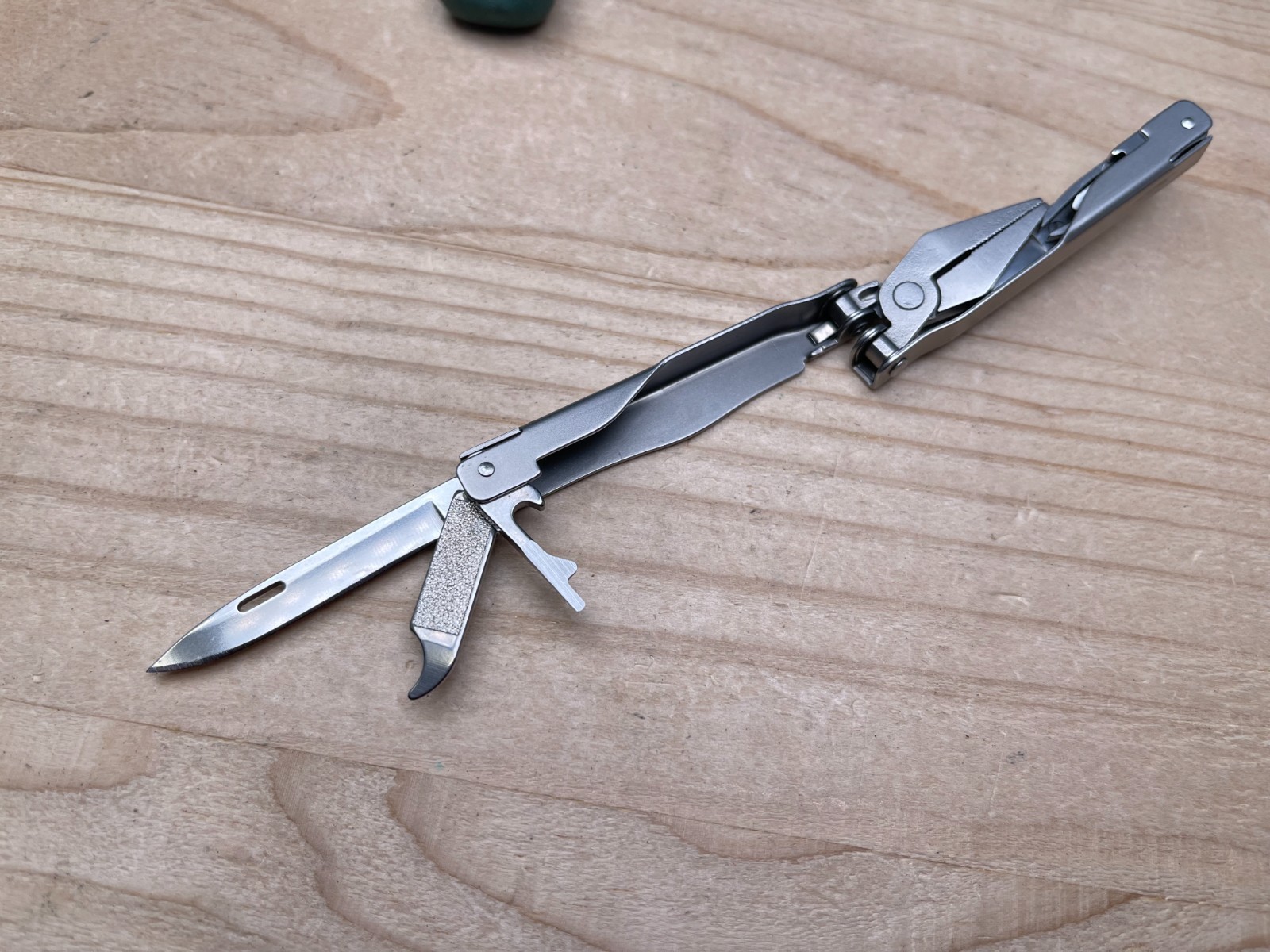 USA Buck Knives MiniBuck Tool Satin Model 350 with Green Rubber Pouch