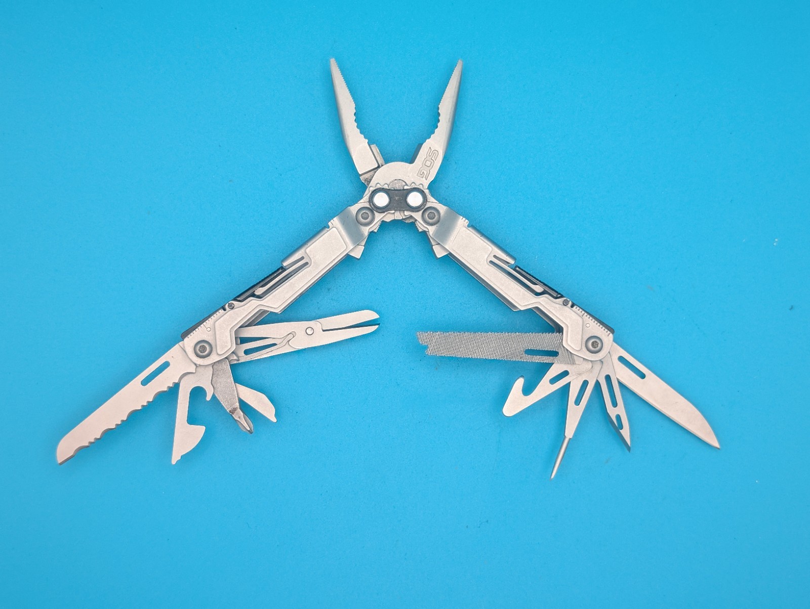 SOG PowerPint Tool Compact Lightweight Silver Multi-Tool!