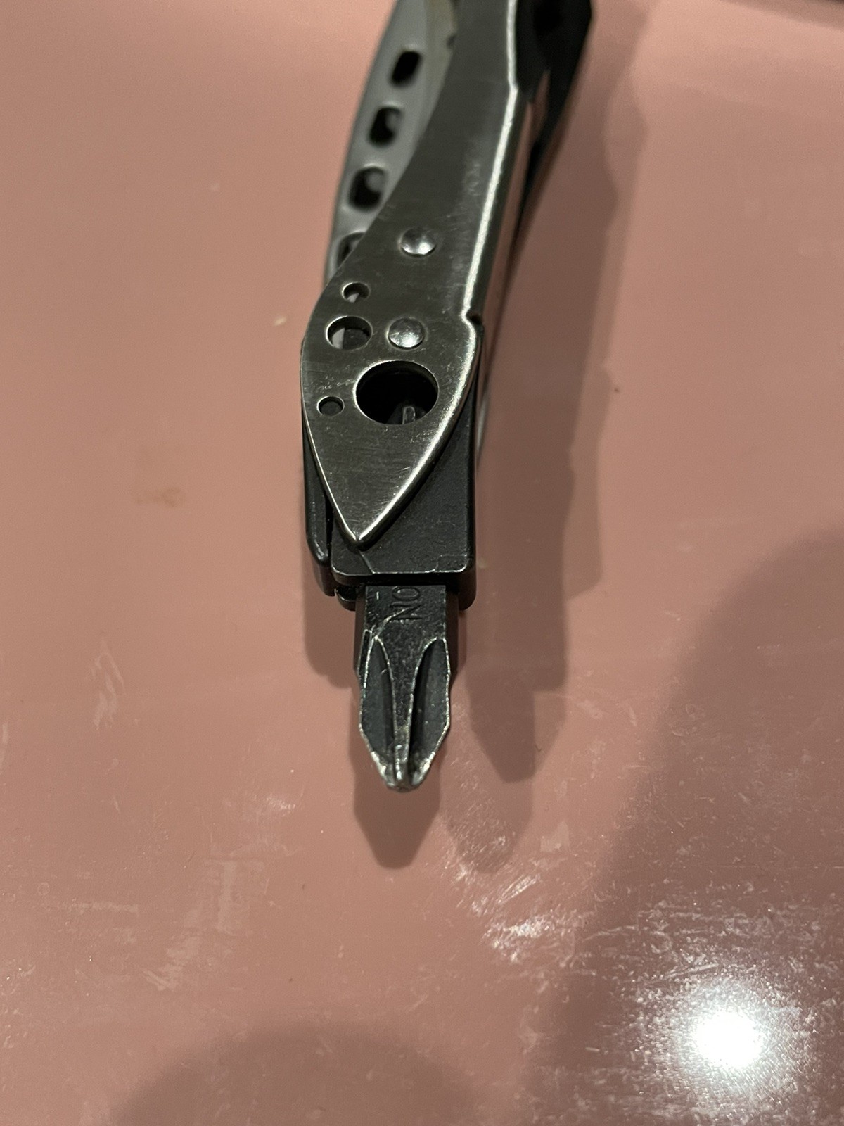 Leatherman Skeletool CX Multi-tool Silver/Onyx Black – Good Condition