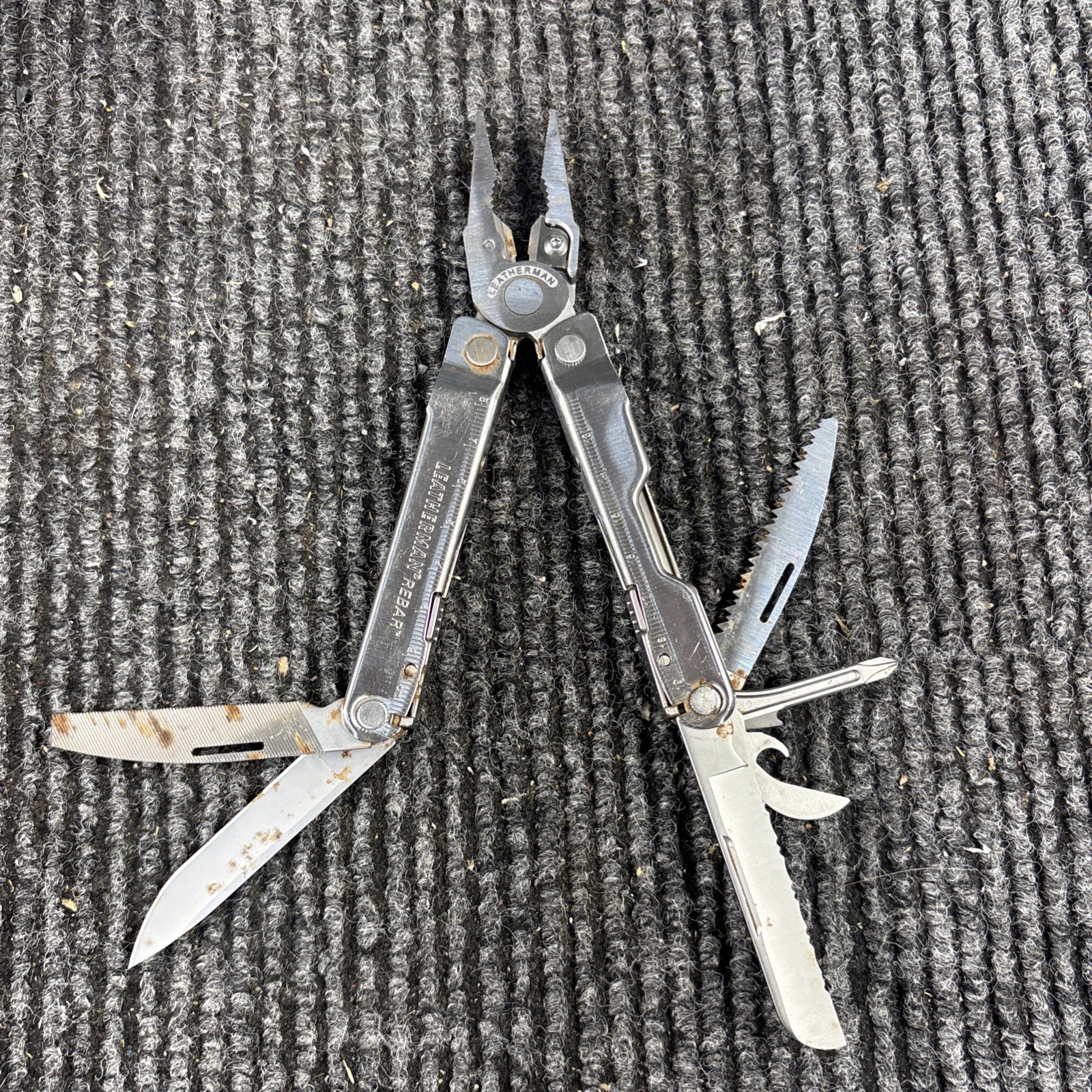 Leatherman REBAR Multi-Tool (082)
