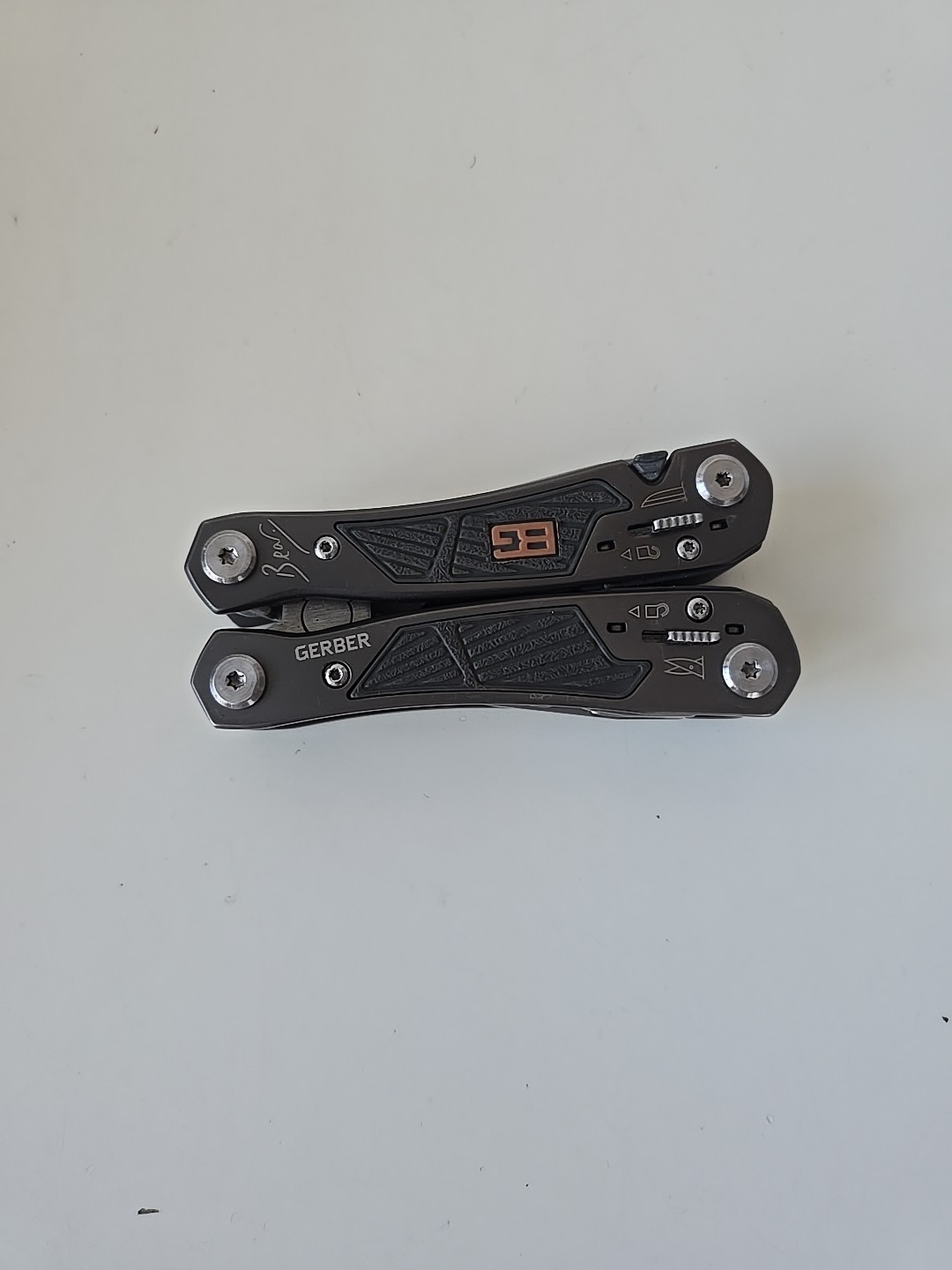 Gerber Bear Grylls Edition Suspension Gray Multi-Tool Plier w/Sheath