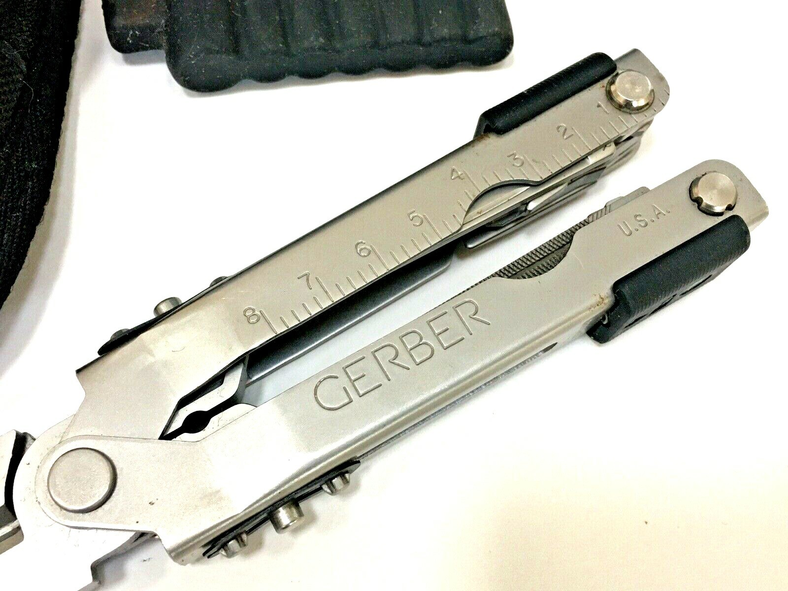 Gerber Stainless Steel Multitool Plier 12 tools w/6 bit in Ballistic Nylon Case