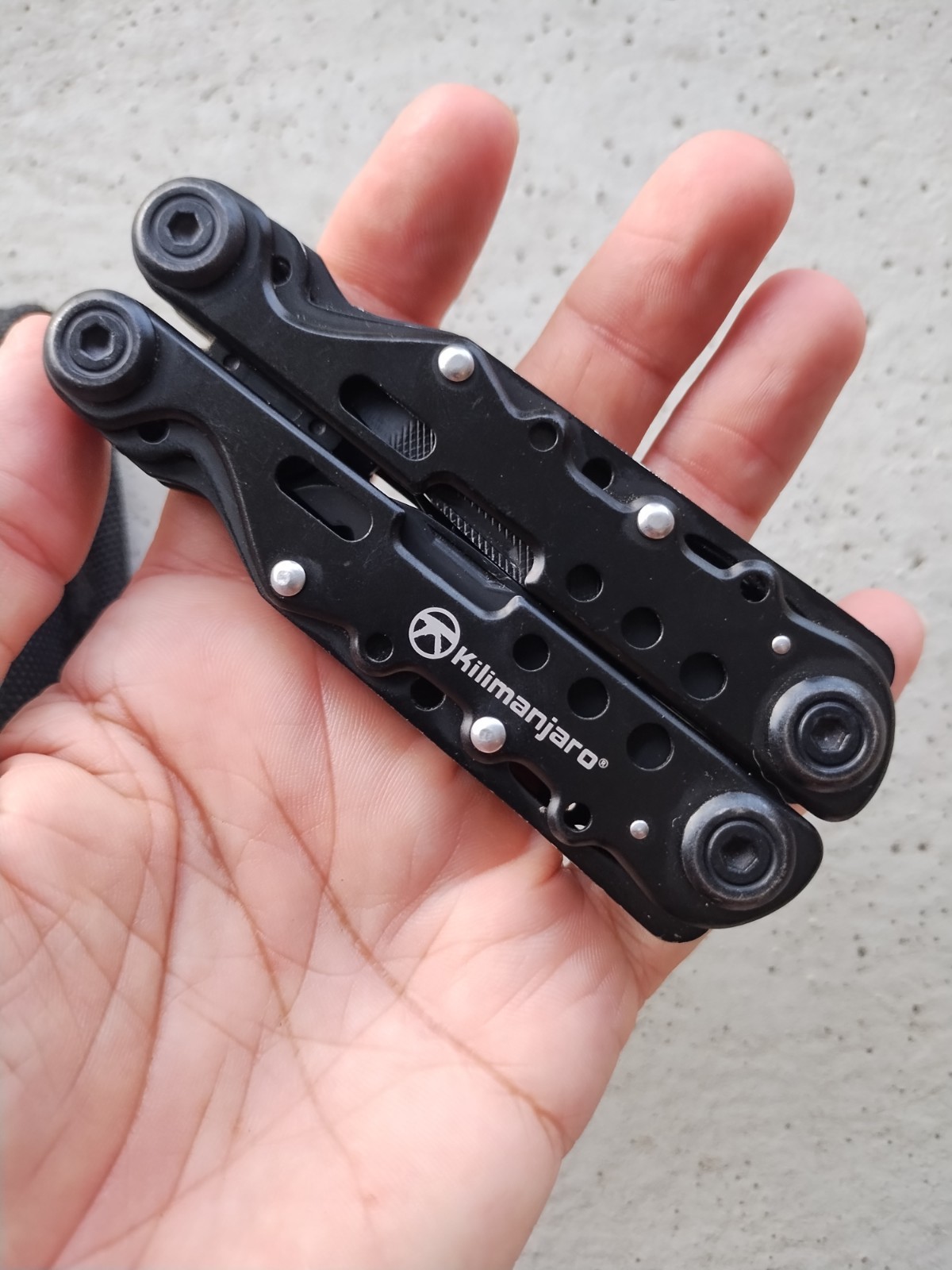 KILIMANJARO BALLAST 13-IN-1 MULTI-TOOL WITH NYLON POUCH 910053, EXCELLENT!
