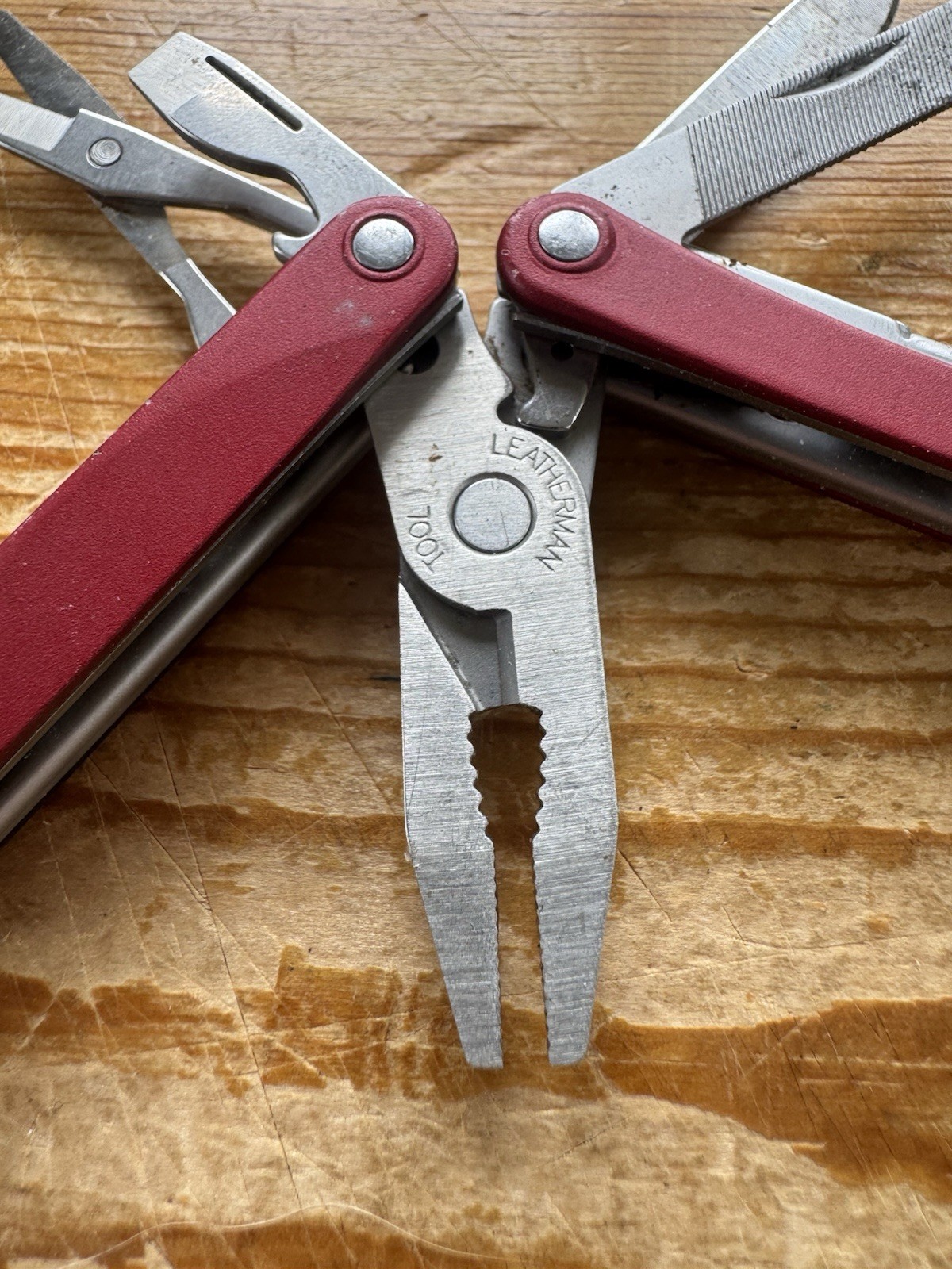 Leatherman SQUIRT PS4 Multi-Tool With Pliers Scissors Knife Red Discontinued