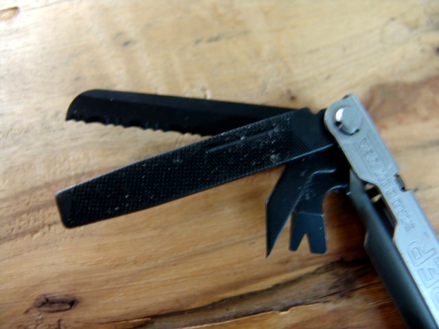 GERBER-CENTER DRIVE-MULTI PLIER-w/GERBER DIME-GERBER CASE-STAINLESS & BLK-EXCLNT