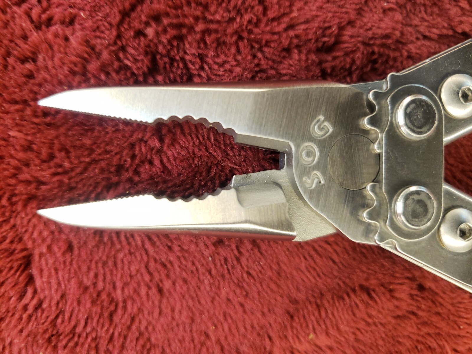 SOG PowerPlier PowerLock Multi tool Stainless read