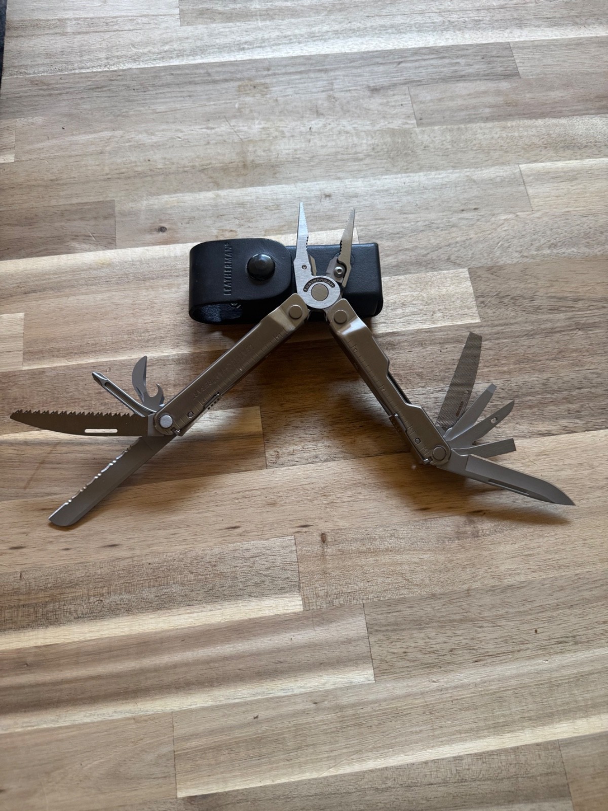 leatherman rebar multi-tool with leather case