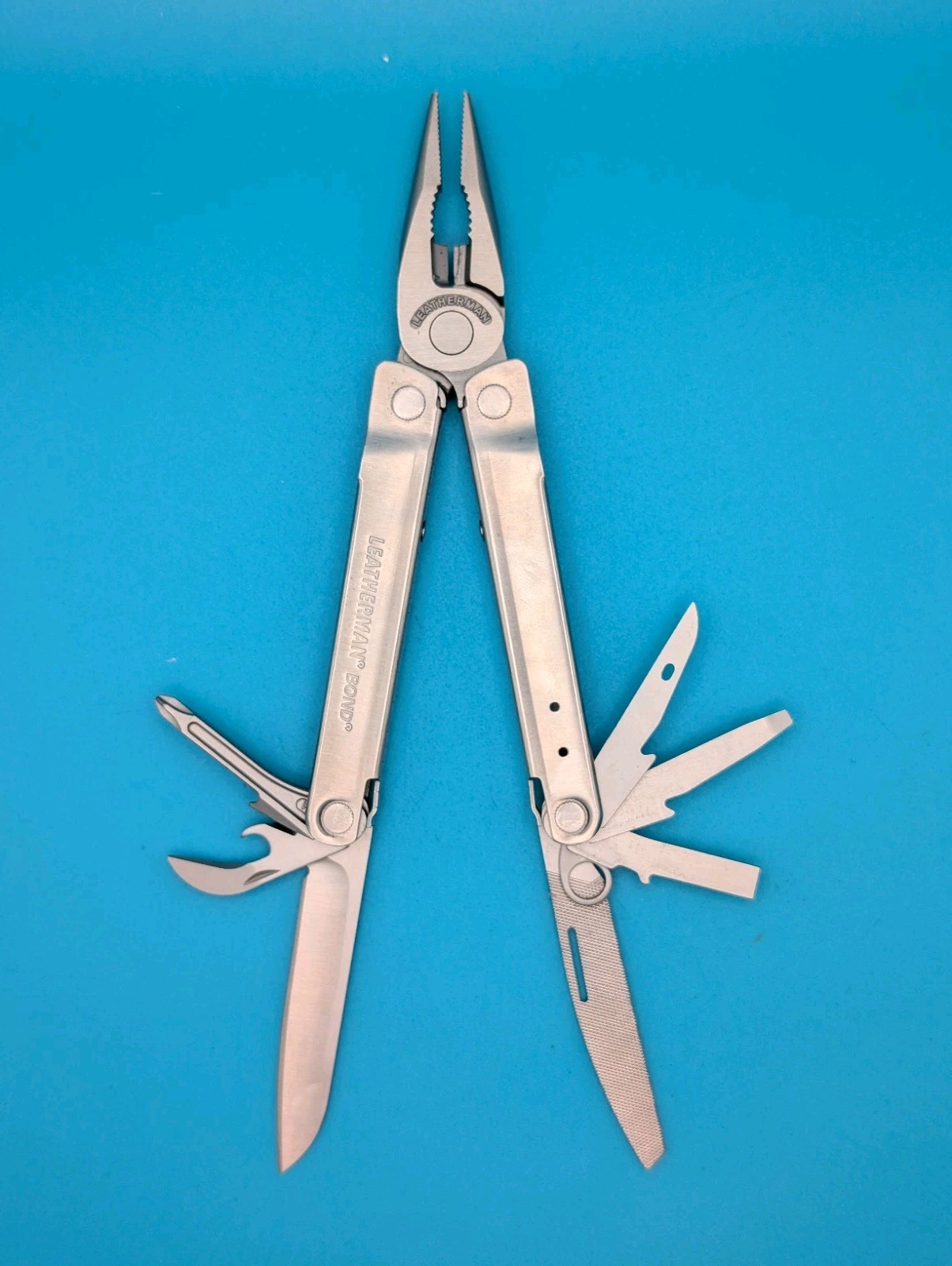 LEATHERMAN Bond Multitool, Stainless Steel Everyday Tool!