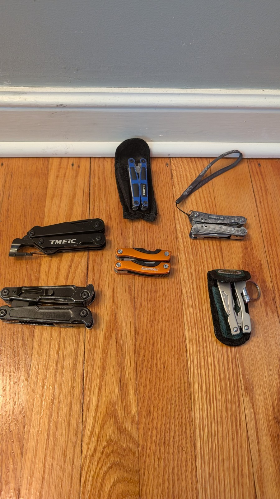 Lot of 6 Multi Tools – L.L.Bean Columbia Hyper Tough ArmorAll – Mini EDC Pliers