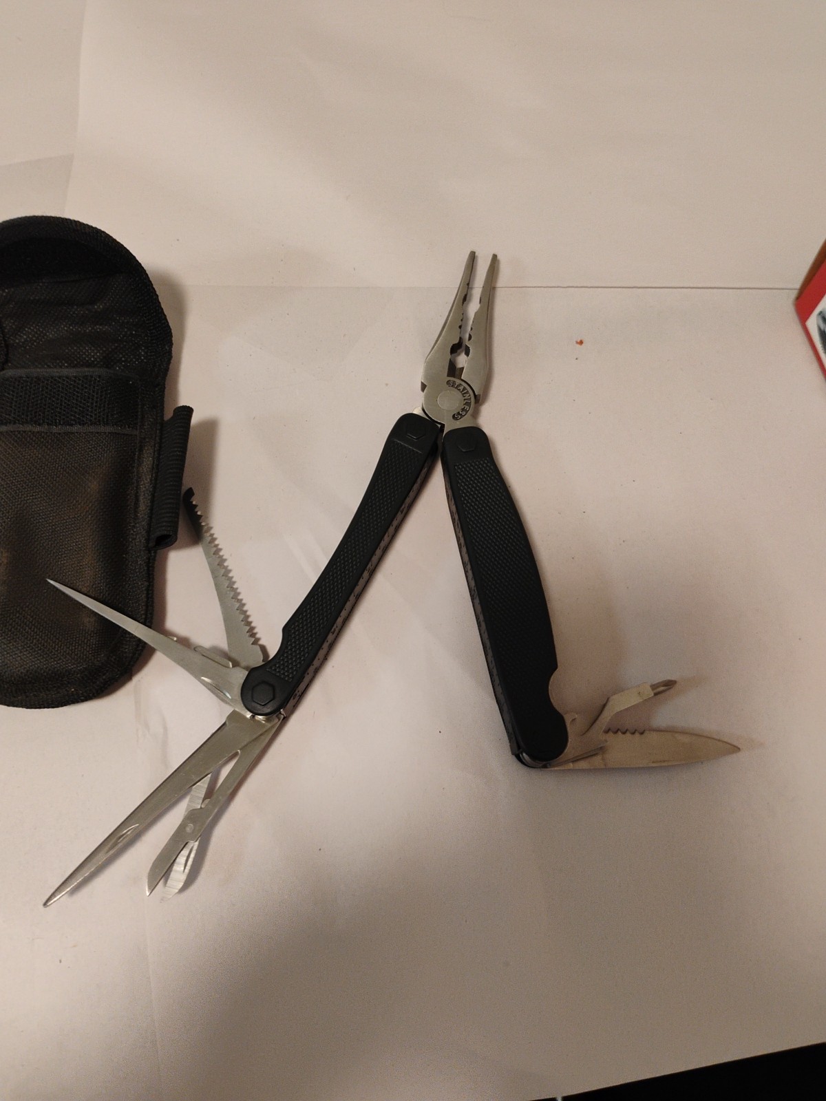 Multi Tool Handyman Club Of America Item Code DYLMMT, No Box But Comes With Case