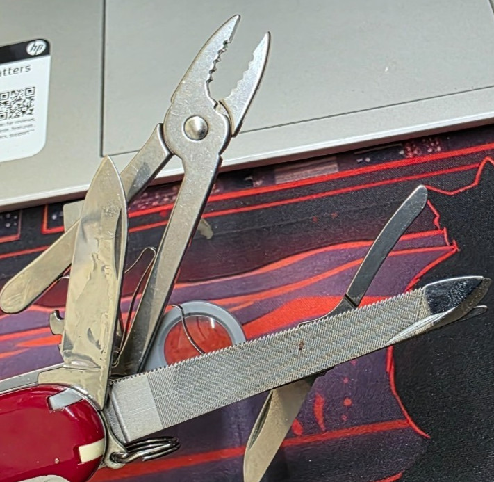 Victorinox Swiss Army Lock Blade Pocket Knife