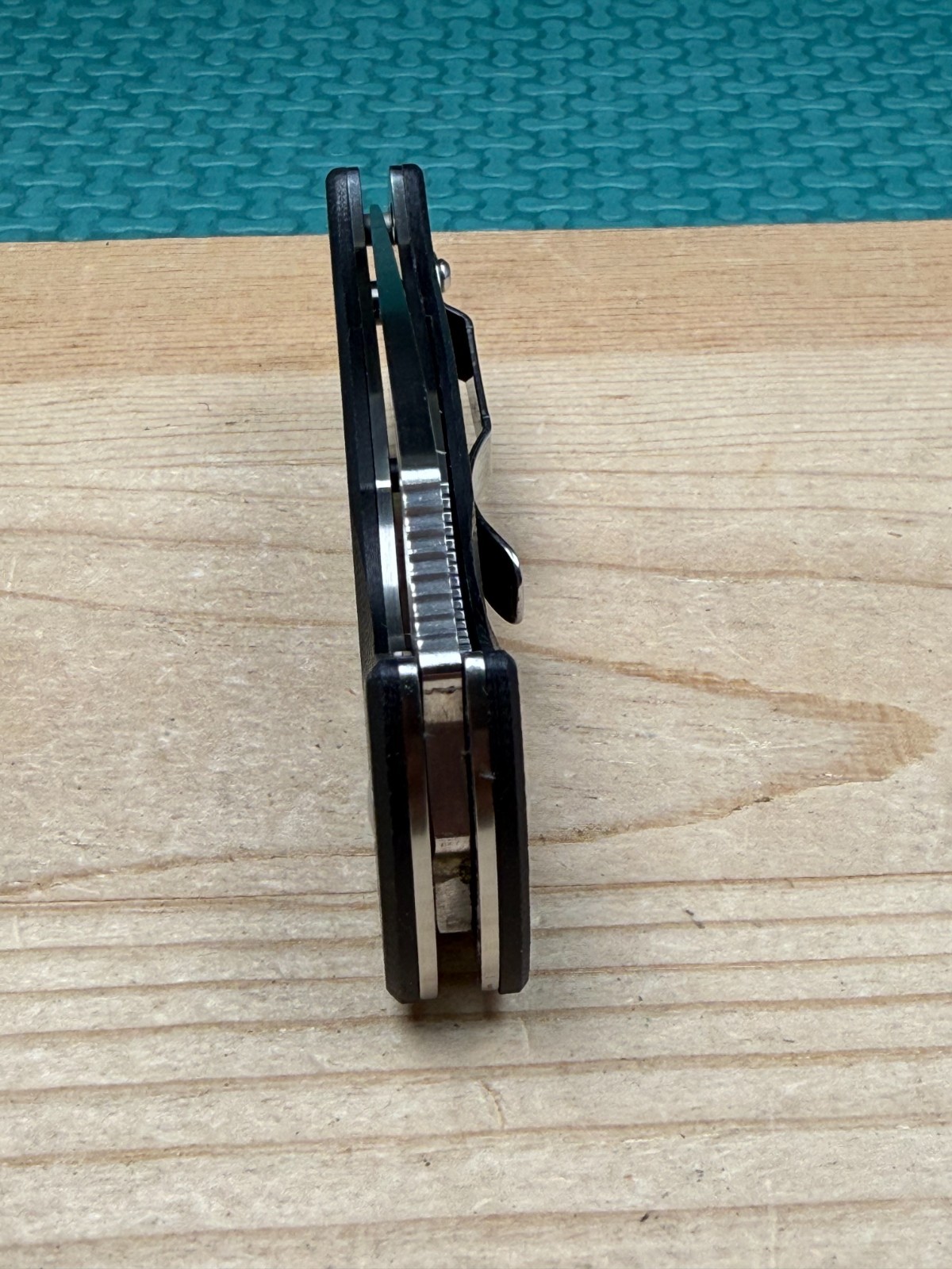 Spyderco Tenacious 8Cr13MoV Straight Edge Black G-10 Blade Folding Pocket Knife
