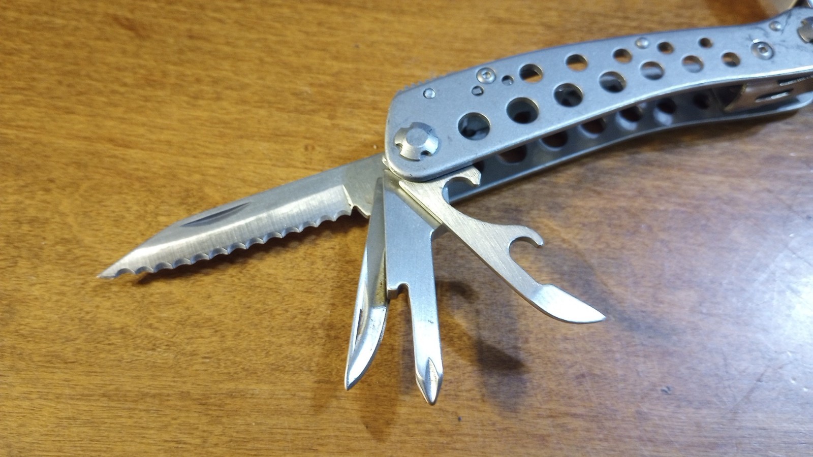 Winchester RARE Stainless Steel Multi-Tool Pocket Knife 9 N 1