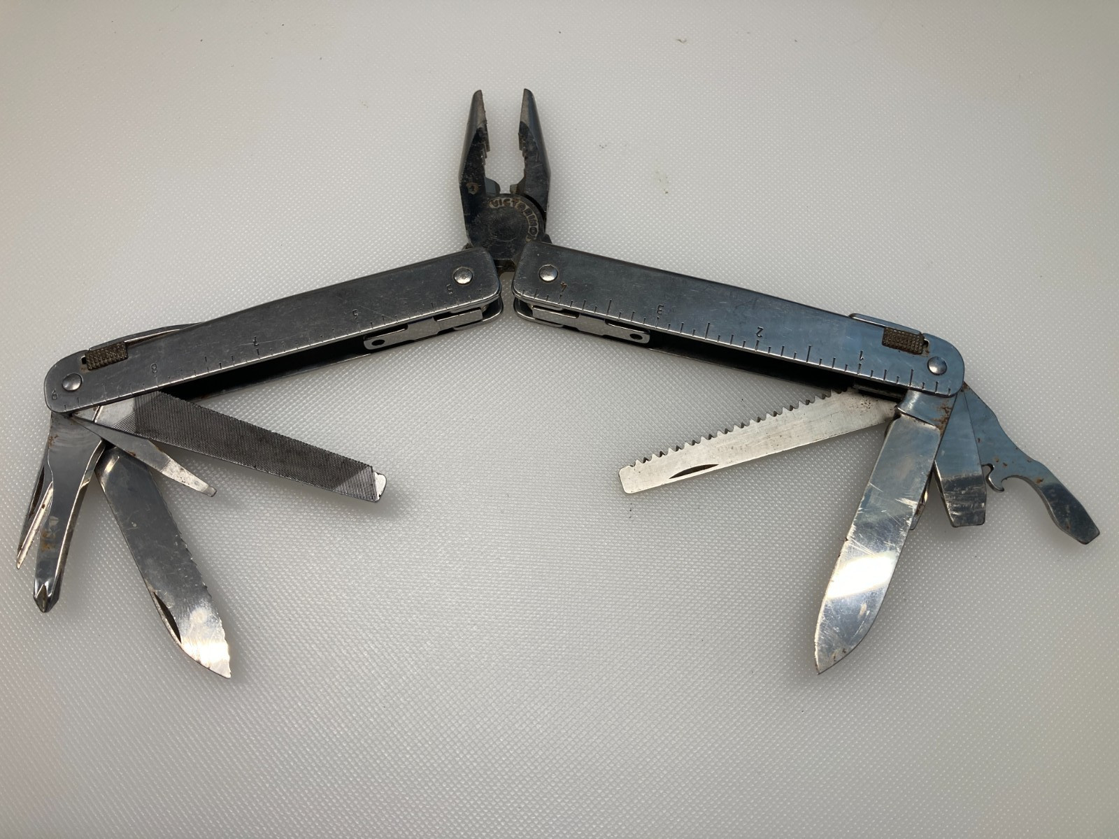 Vintage 4.5″ Victorinox SwissTool Pat Pend Swiss Army Knife Multi Tool Pliers