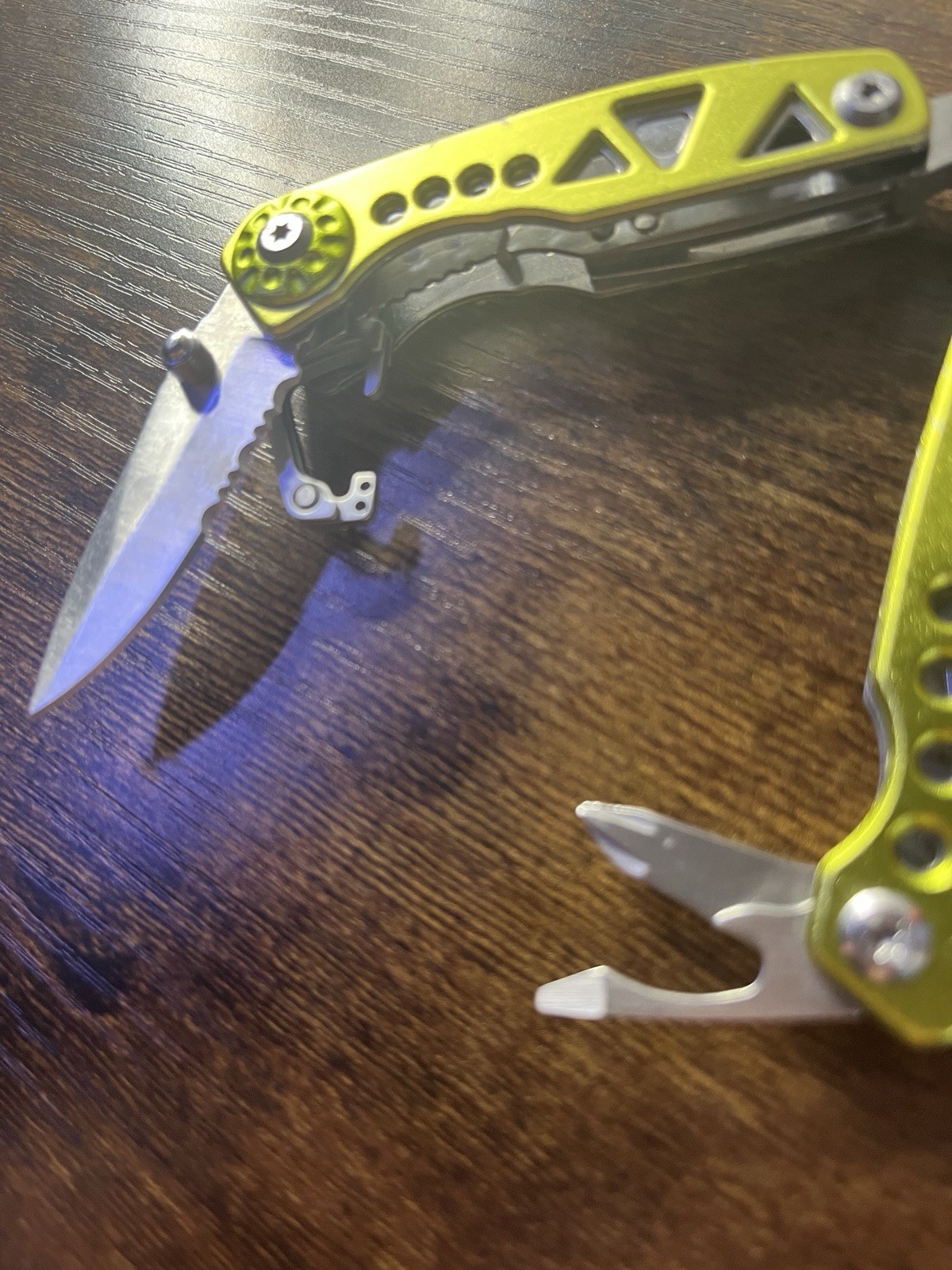 Guidesman 7-in-1 Stainless Steel Multi-Tool Pliers 2″ Straight Blade Sheath