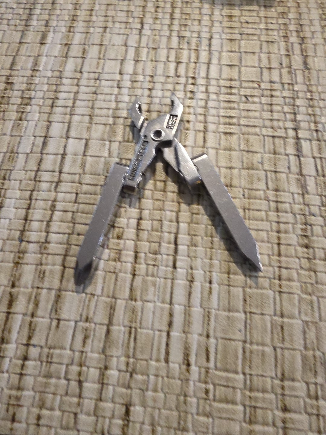 SWISS+TECH Utili-Key 6-in-1 Key Ring Multi-Tool Stainless Steel