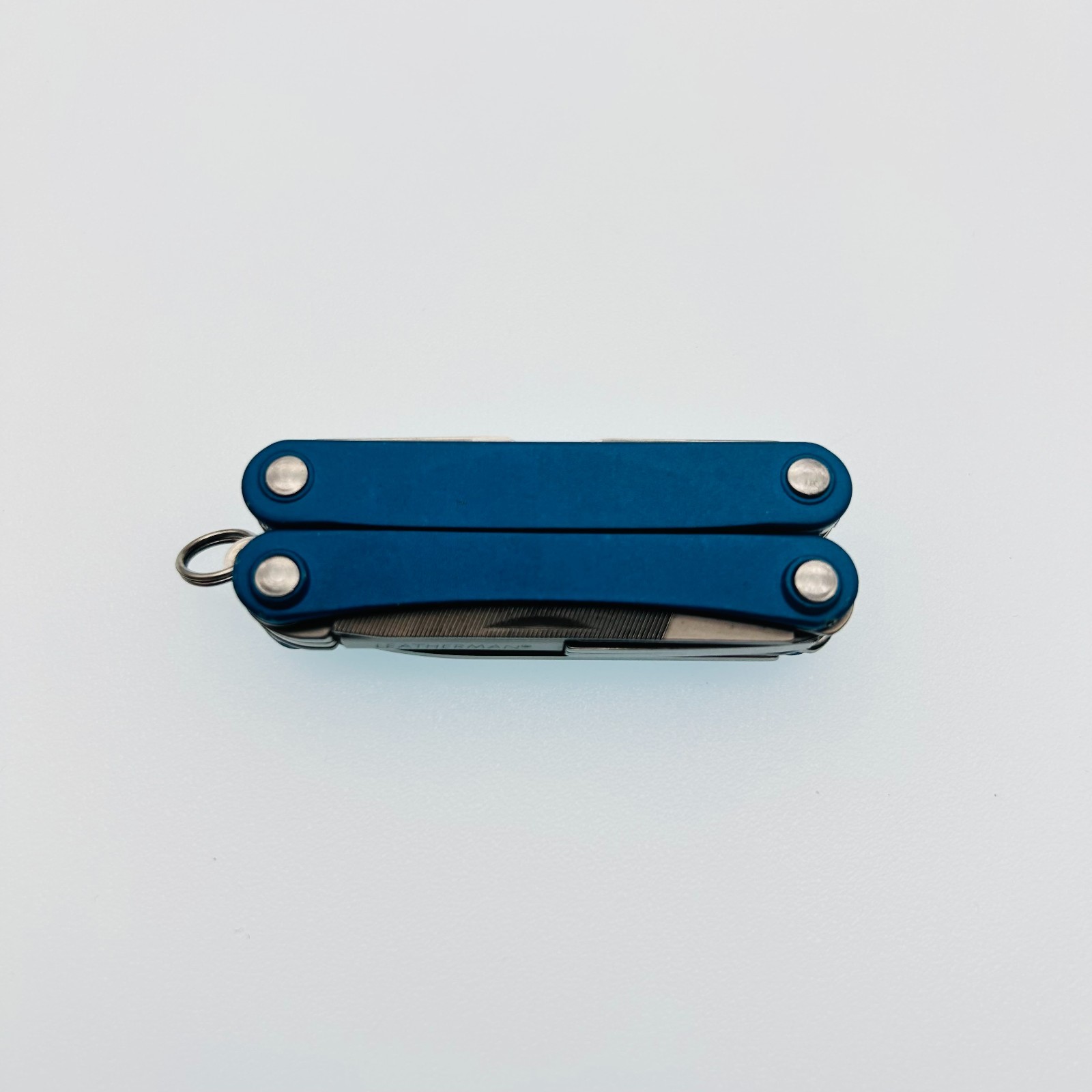 Leatherman Squirt PS4 BLUE – 8-in-1 Keychain Multi-Tool Discontinued (CODE28)