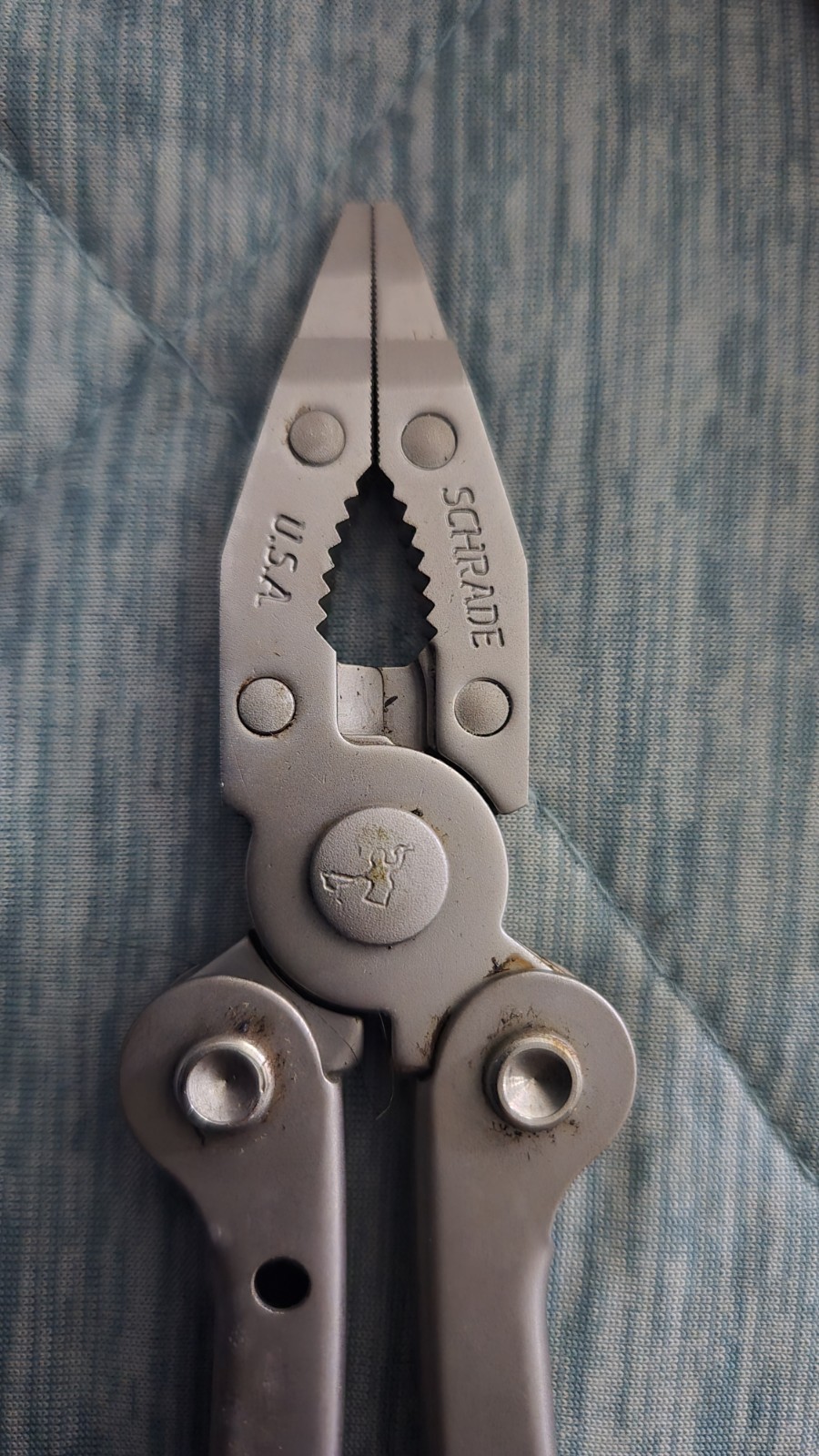 VINTAGE SCHRADE ST1 MULTI TOOL WITH LEATHER SHEATH EXCELLENT CONDITION.
