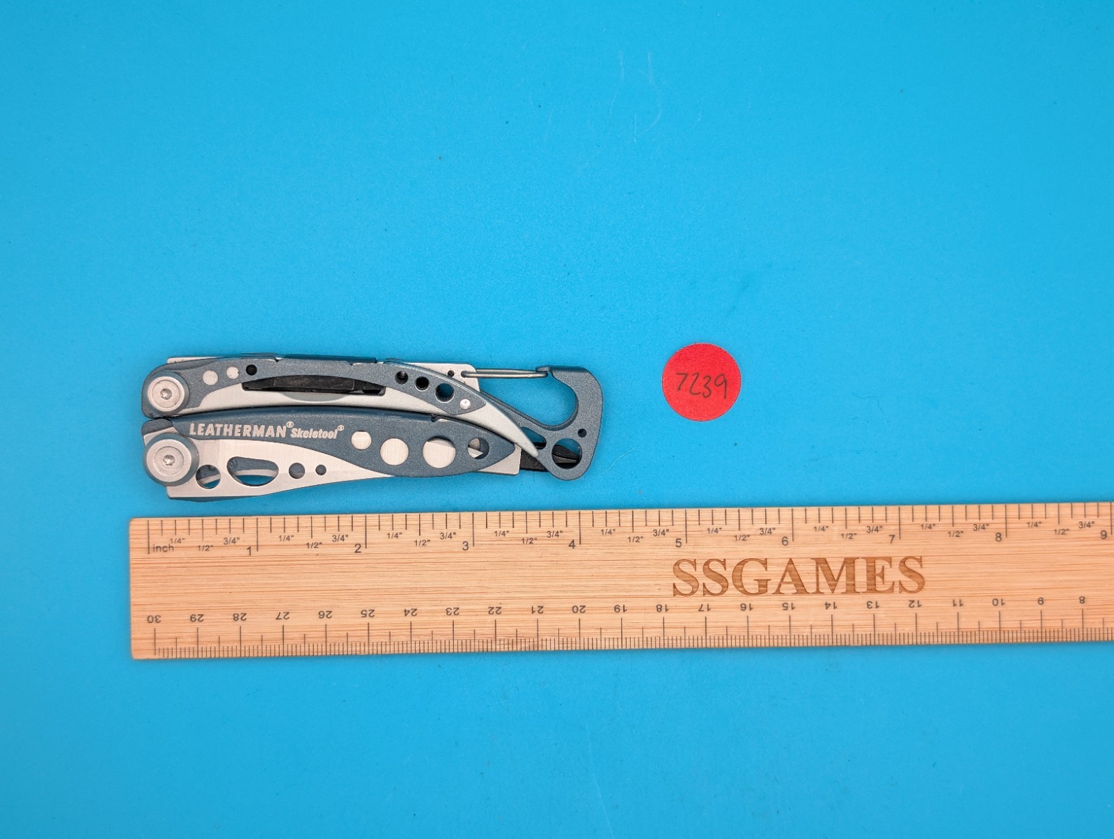 Leatherman Skeletool Multitool Combo Edge Knife! NAVY BLUE! WITH SHEATH!