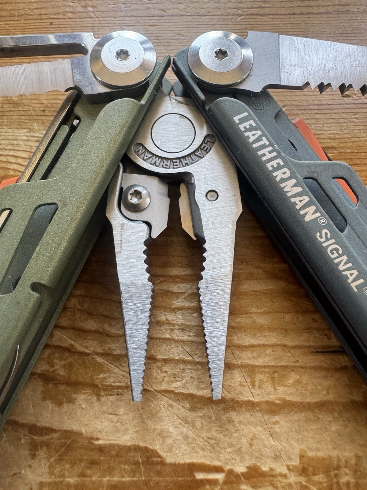 Leatherman Signal Multi-Tool Thunderscape – Excellent