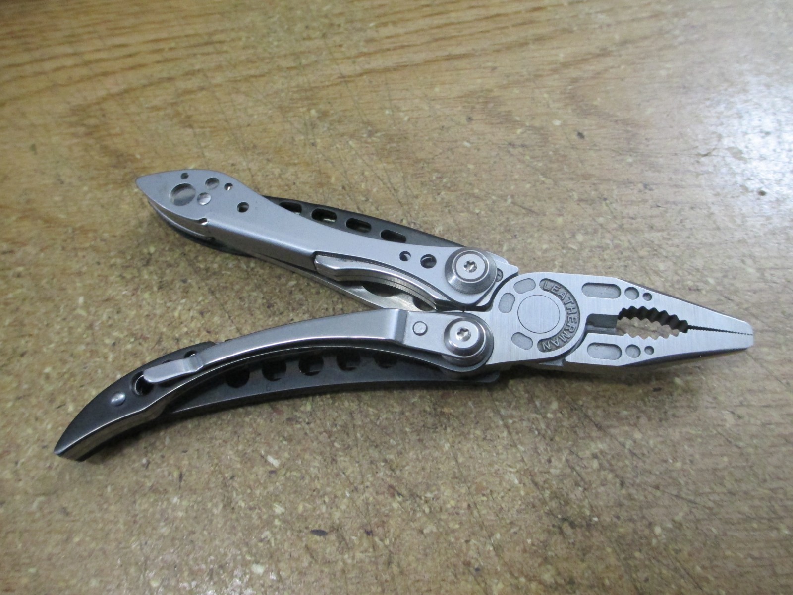Leatherman Freestyle CX Multi-Tool 154CM DLC Carbon Fiber