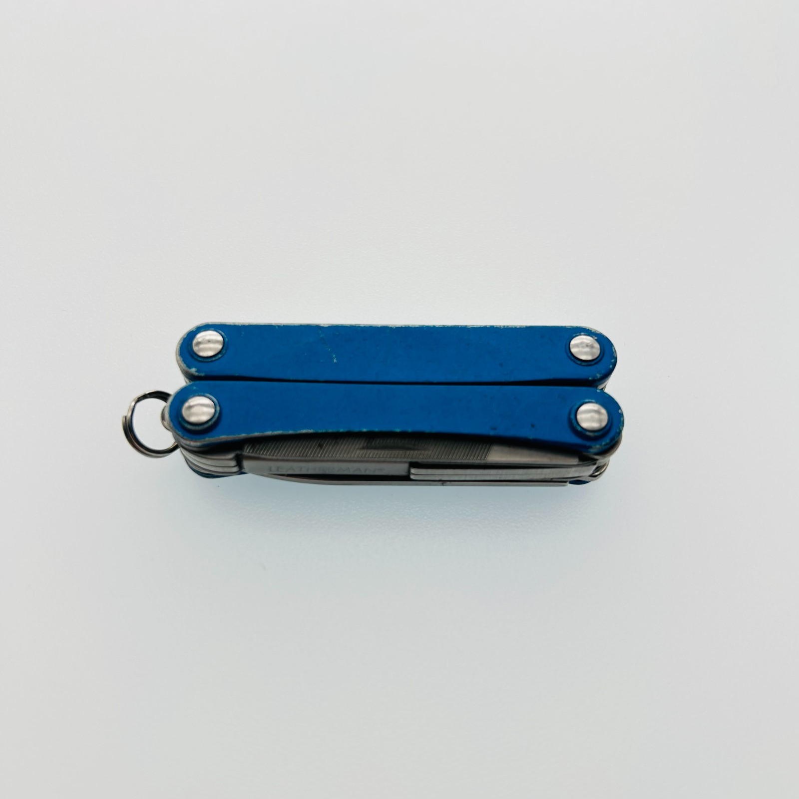 Leatherman Squirt PS4 BLUE – 8-in-1 Keychain Multi-Tool Discontinued (CODE12)