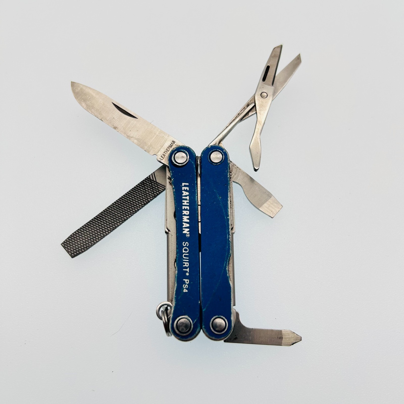 Leatherman Squirt PS4 BLUE – 8-in-1 Keychain Multi-Tool Discontinued (CODE13)