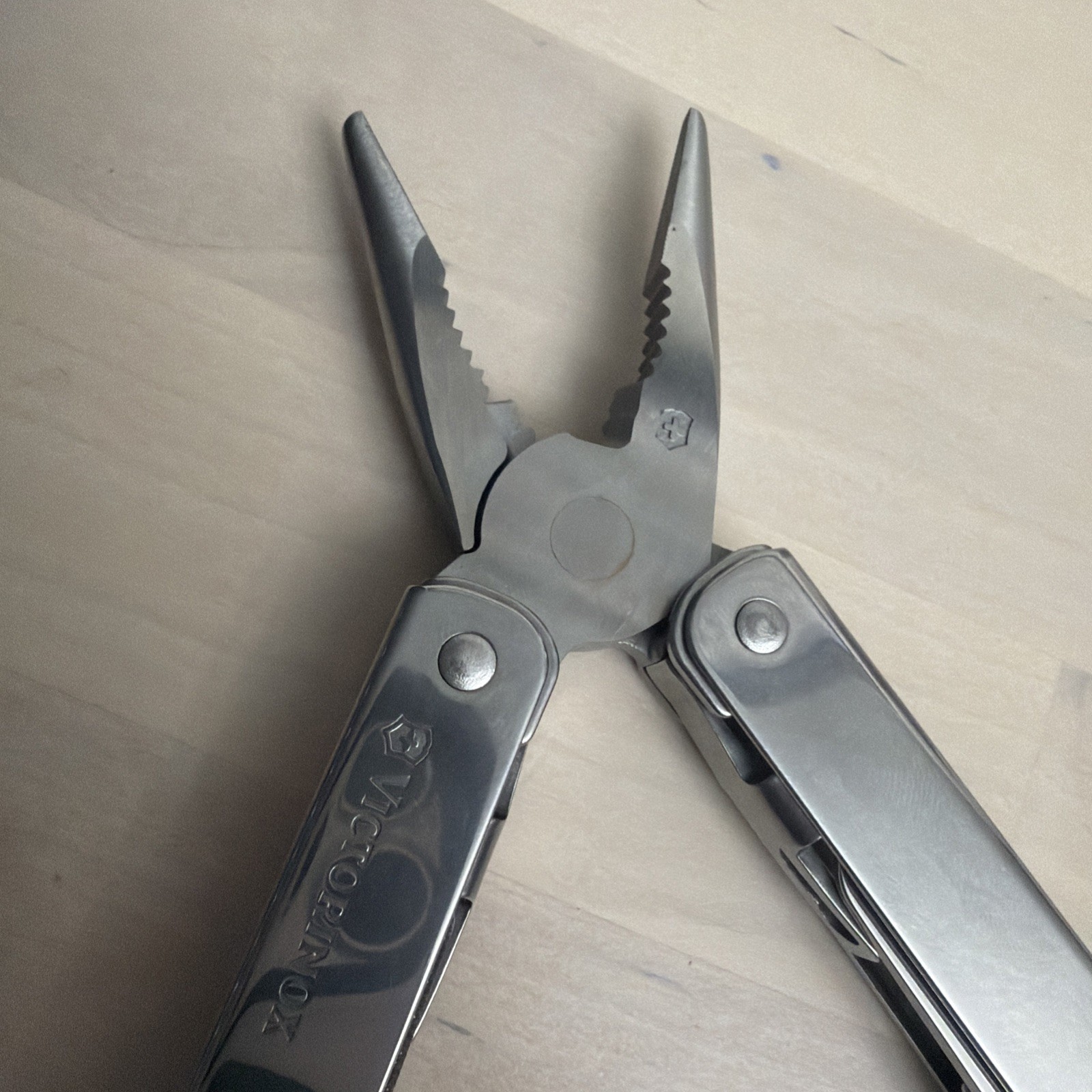 Multi Tool 24 Function Swiss Made with Locking Blade L Pouch Victorinox