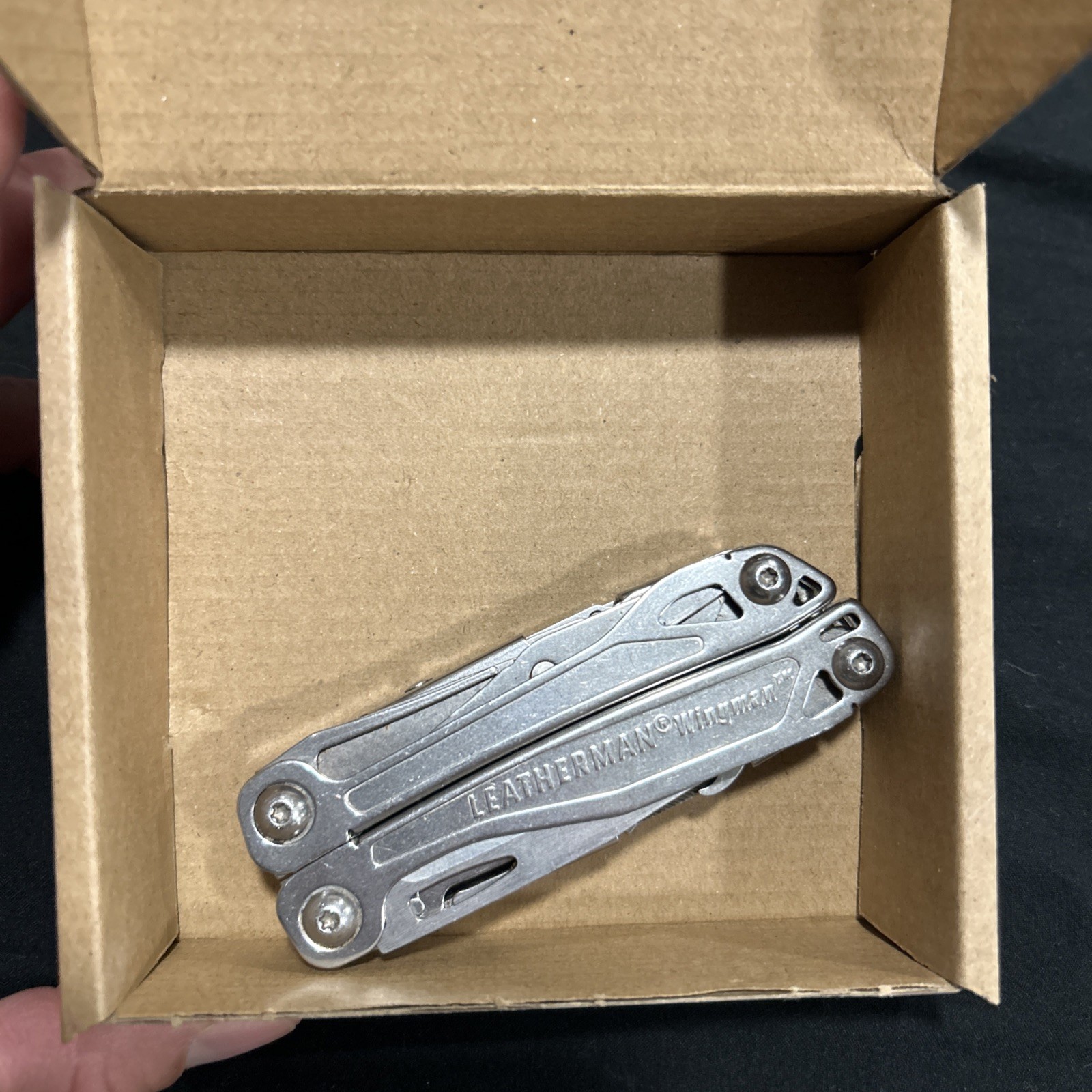 Leatherman Wingman Multitool with 14 tools Needle Nose pliers, wire cutter, etc.