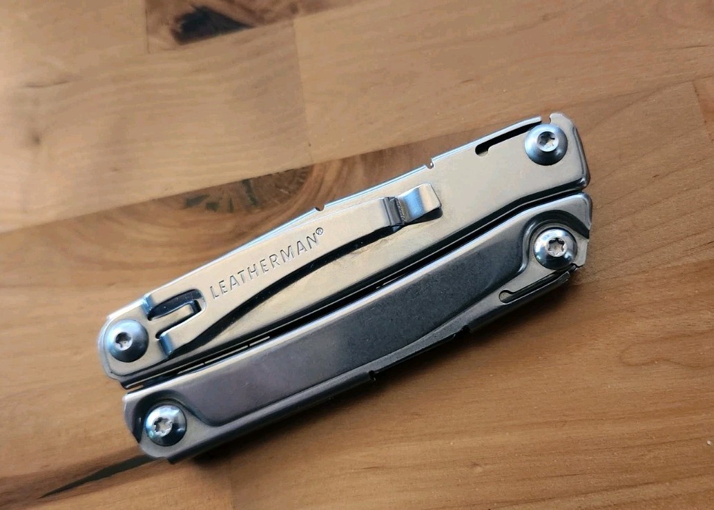 Leatherman Rev Multi Tool Knife Pliers Screwdrivers Blade – QTY 1