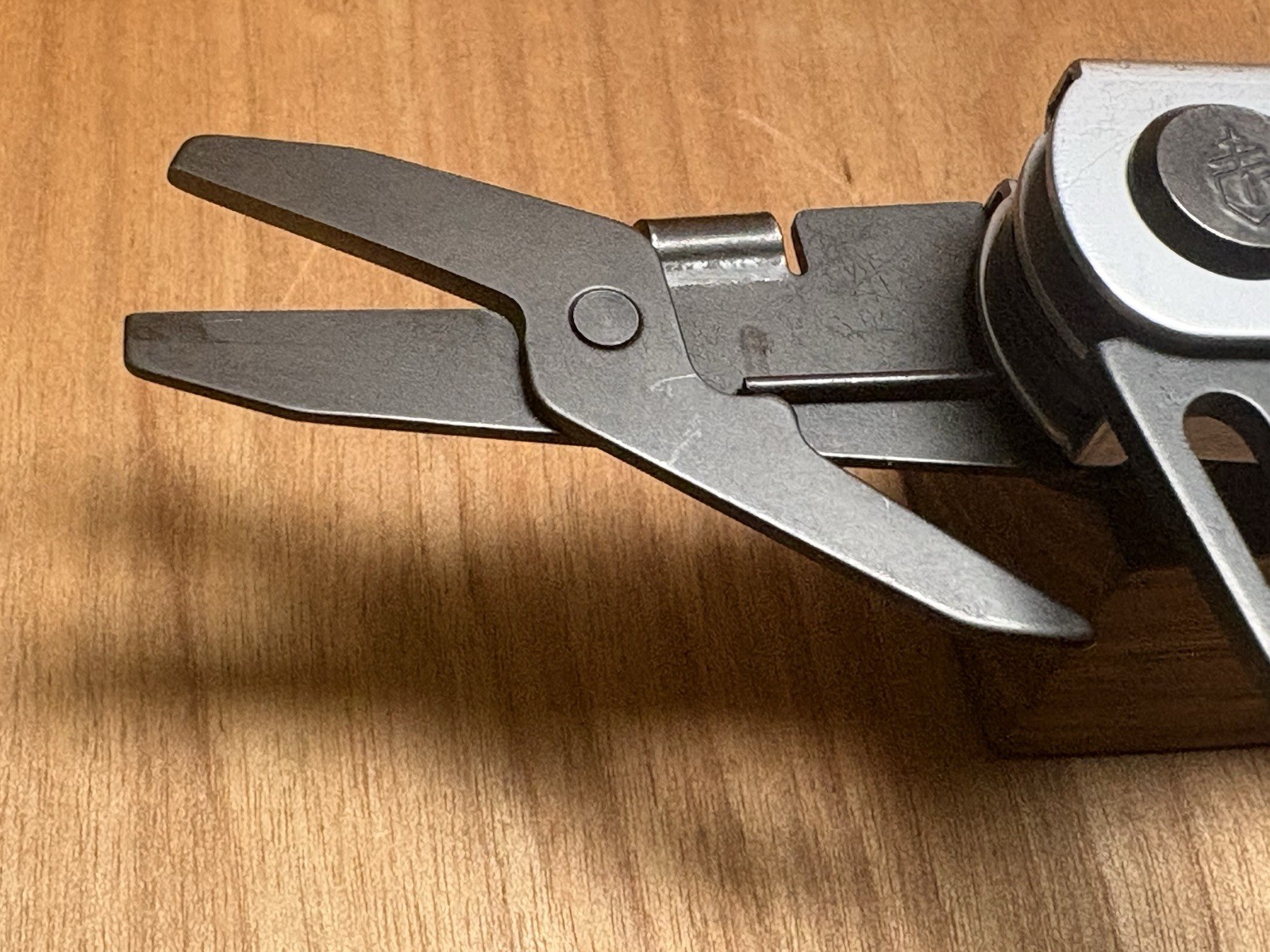 Gerber STAKE OUT Camp Tool 2.5″ Silver Plain Blade Carabiner 11 Tools EXCELLENT!