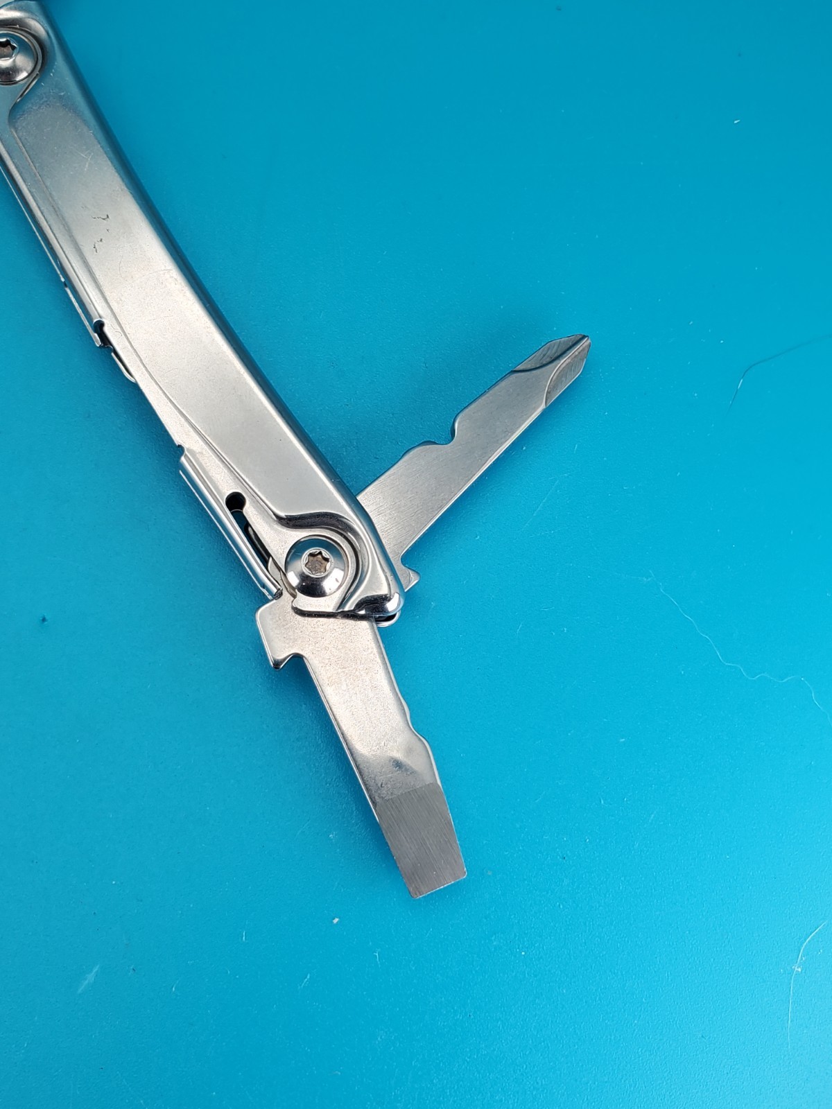Leatherman Bolster 13 Tool Stainless Steel Multi-Tool!