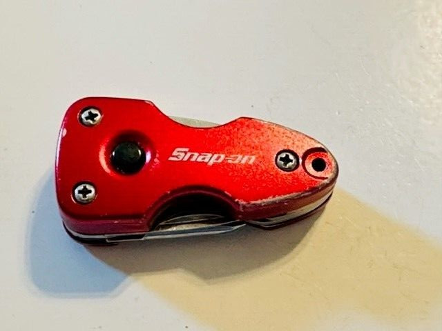 Snap-On multi tool function keychain flashlight knife red bottle opener