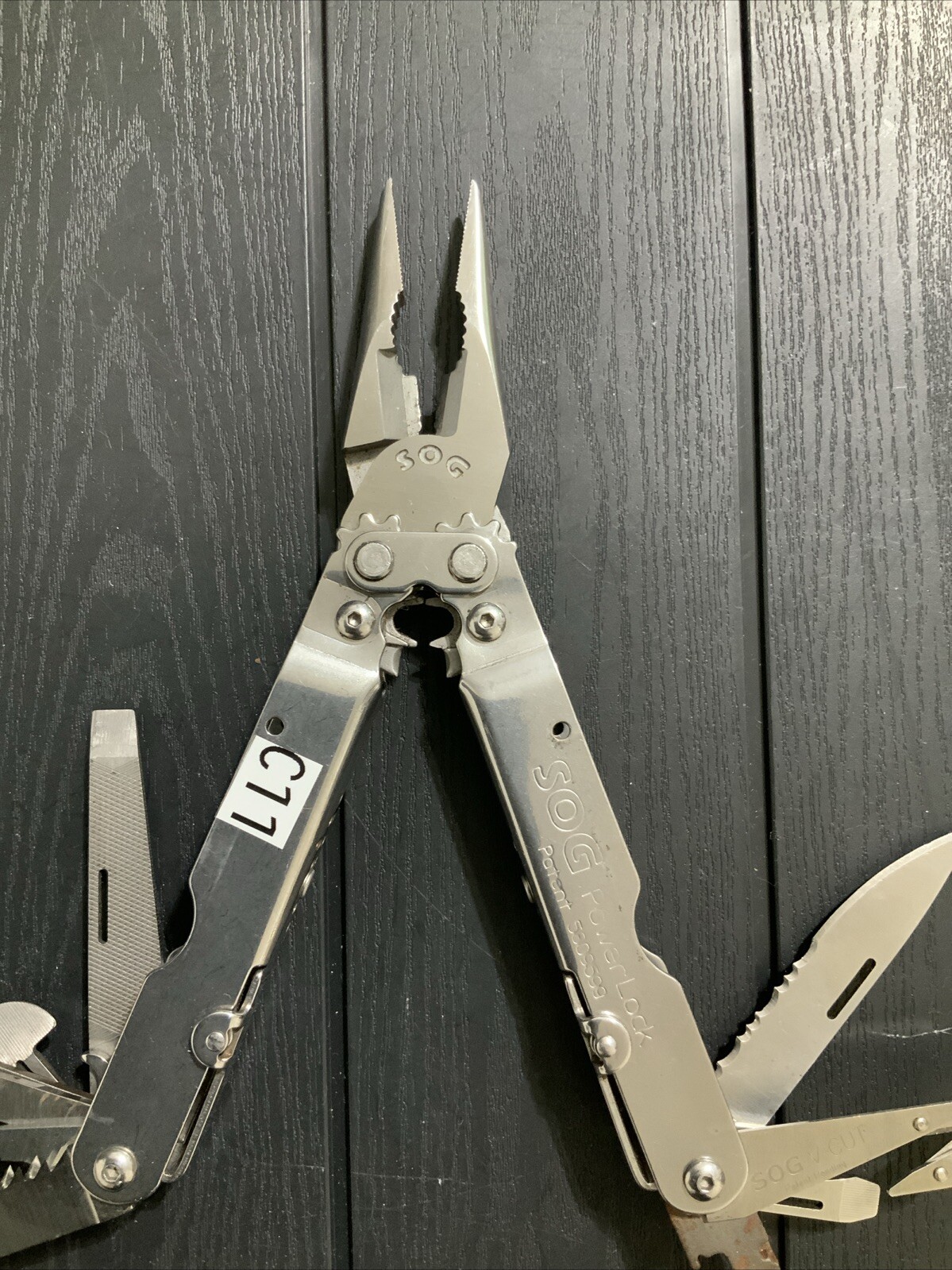 SOG PowerLock Multi tool Black – C11