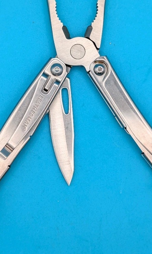 Leatherman Bolster 13 Tool Stainless Steel Multi-Tool!
