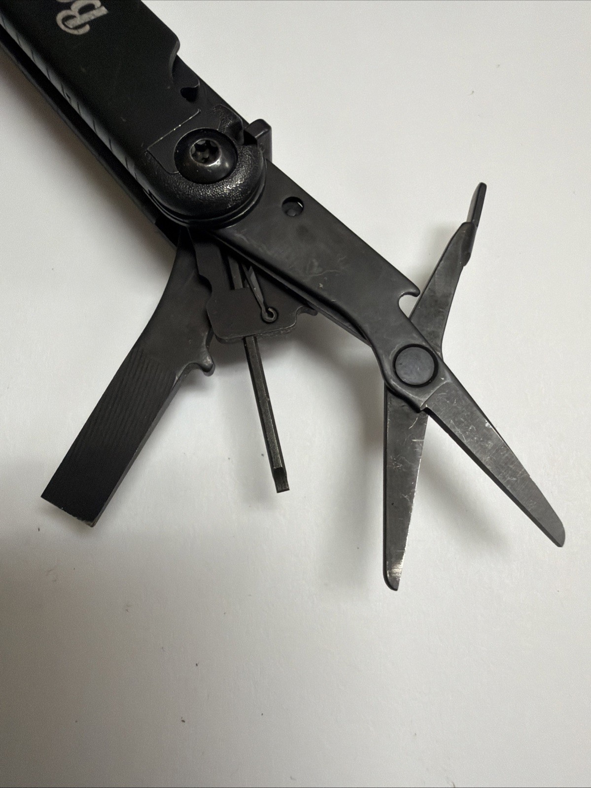 Leatherman Wave+ Plus 18-In-1 Black Oxide Multi-Tool Pliers 1-hand open w Sheath