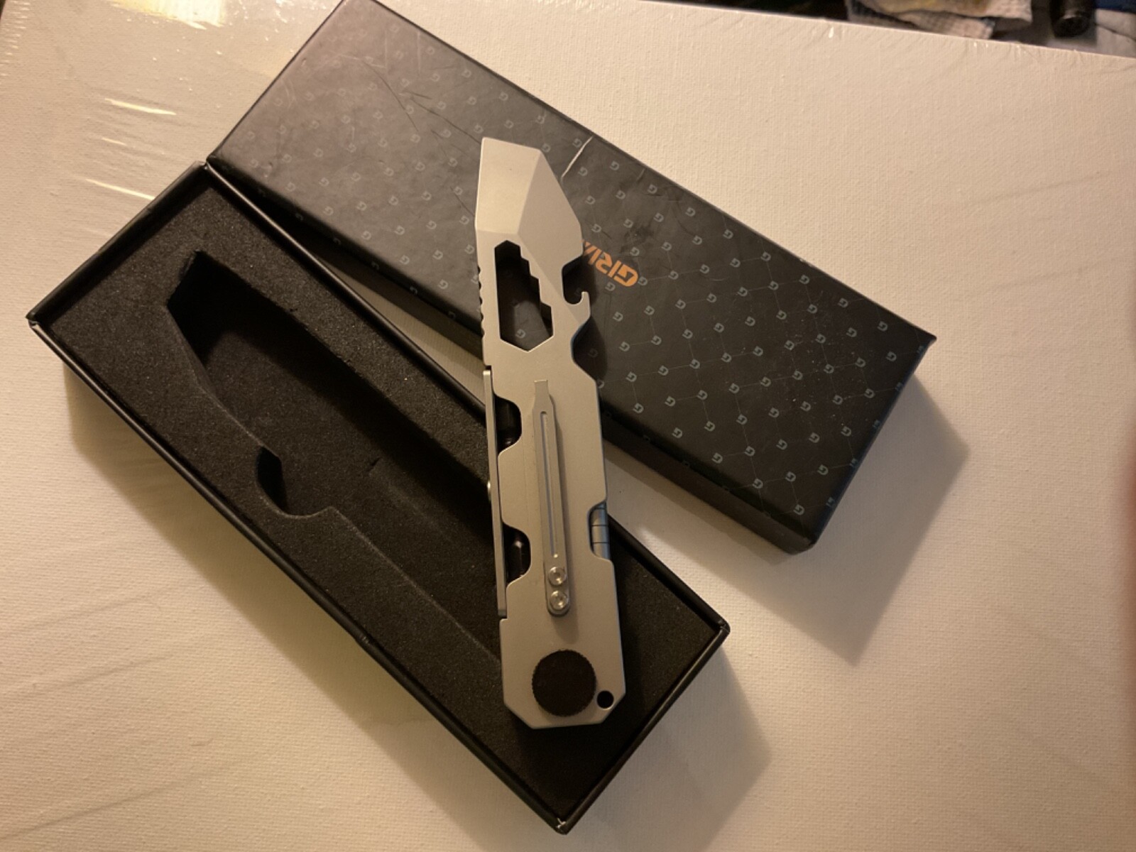 EDC Pry Bar Multitool with Bi-Directional Ratchet Screwdriver & Everlasting