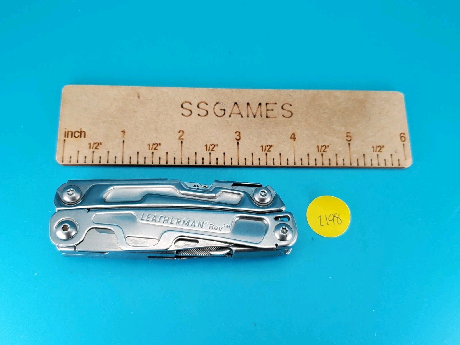 Leatherman Rev 3.8″ Multi-Tool, Stainless! *LOCAL 32*