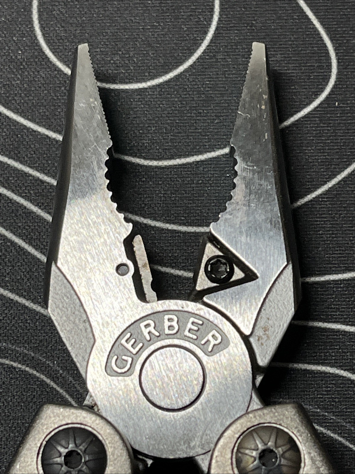 Gerber MP800 Legend Multi Tool RemGrit Saw & Fiskers Scissors – Gerber USA